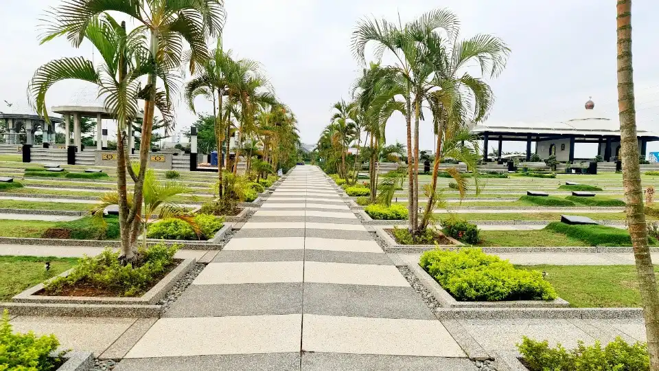 Qoronful area Al Azhar Memorial Garden