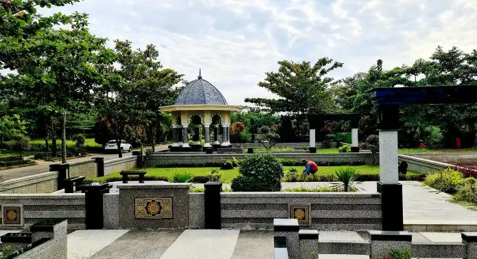 Zona makam Al Azhar Yasmin Blok L