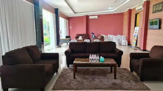 tempat istirahat peziarah makam