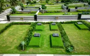 makam kedua orang tua berdampingan